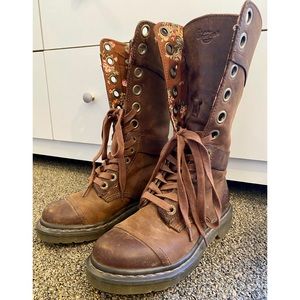 Dr. Martens 1914 Triumph Fold Over Boots Women's 6